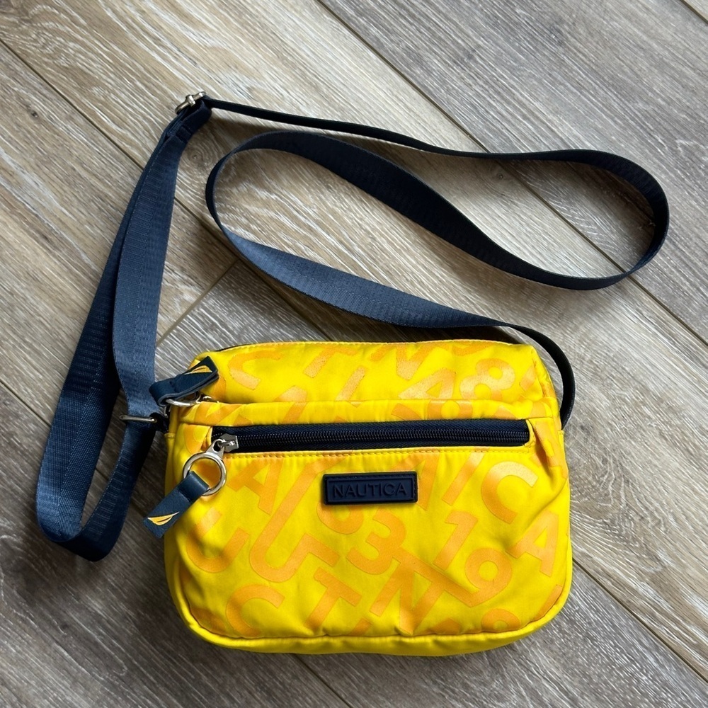 🛍️ NAUTICA  Cross body bag 6” 1/2 H X 8” 1/2 W adjust strap